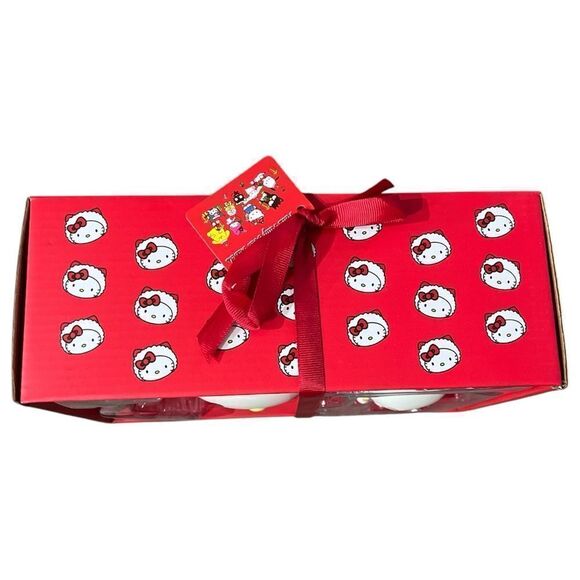 Blue Sky Clayworks x Hello Kitty Red & White Christmas Dress Mug & Figurine Set - Picture 3 of 5